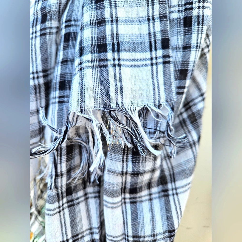 Caterina de' Medici Large Plaid Scarf - Picture 4 of 9